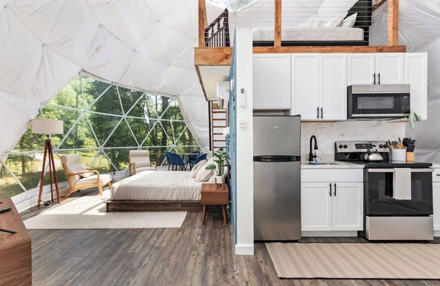 Zen Dome - Romantic Retreat + Wifi A/C + Hot Tub
