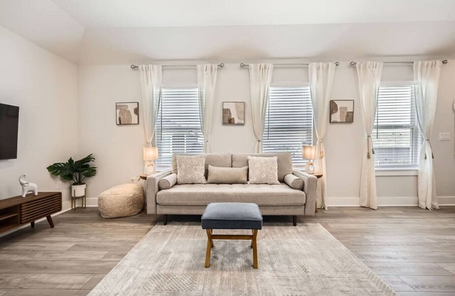 Zen Oasis + 1BR Guesthouse + Mins to Skyline Park!