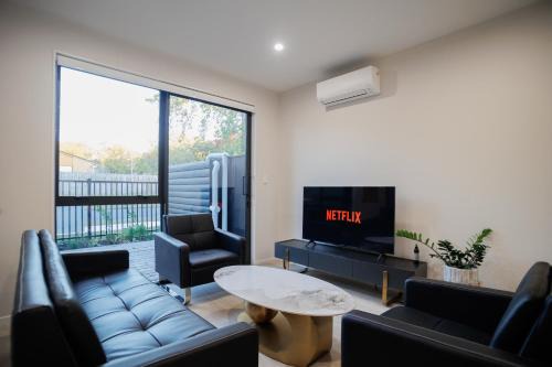 Zen Style 3 bedrooms near School, shop and Eateries