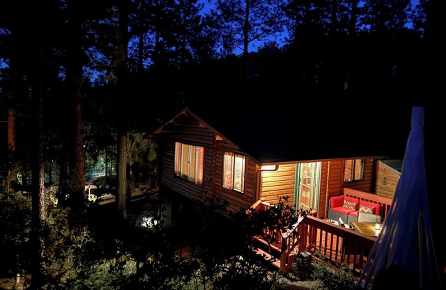 Zenwood: Serene Escape at a Modern Cozy Log Cabin