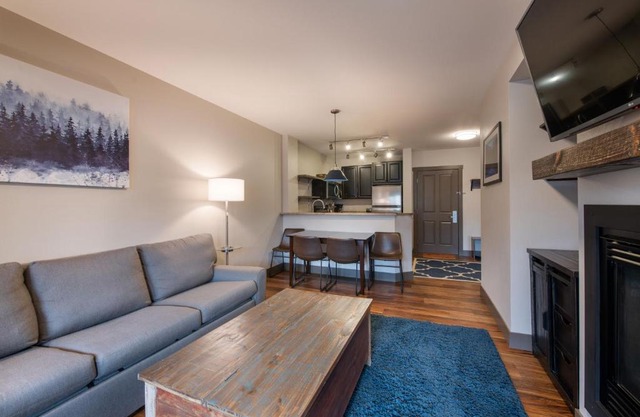 Zephyr Mountain Lodge Premium-Rated 1214