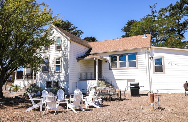 Zia's Farmhouse at Organic Cattle Ranch in West Marin - Its a Stunner!
