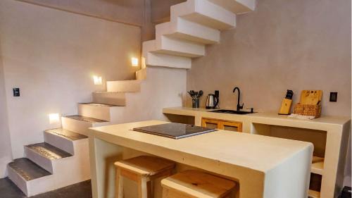 Zicatela s Hidden Gem Boutique Luxury Apartment - with 2 Outdoor Pools - Steps From The Beach - Zicatela - La Punta - Casa Leah - 5
