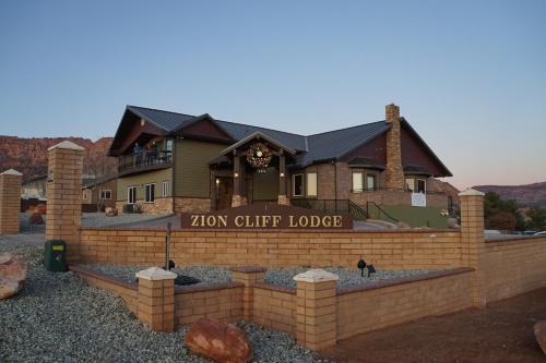 Zion Cliff Lodge