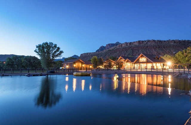 Zion Reunions Retreats Weddings: Sleeps 56 ppl Pvt: Pool,Theater,Indoor Soccer