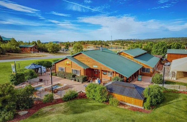 Zion Views- La Mesa Lodge + Resort Access