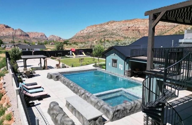 Zion Vista 7BR/5.5BA Poolside Manor Near Zion: Sauna, Hot Tub, Golf, Gym