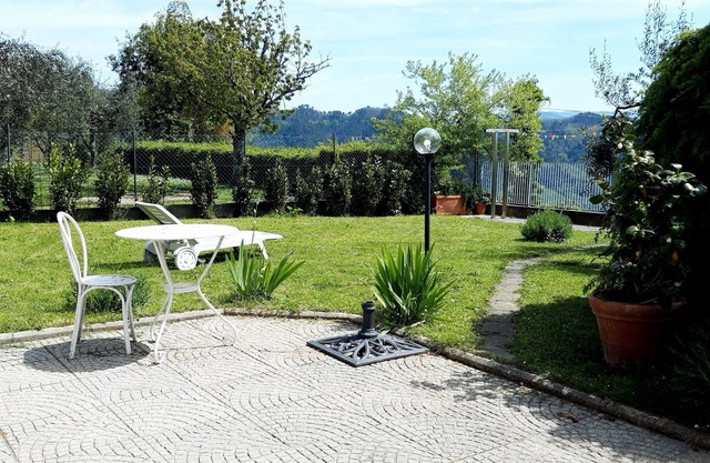 Zita House of Flowers, 20 minutes from Lucca and 30 minutes from the sea.