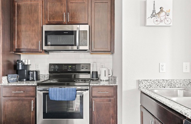 Ziva Luxe 2BR 2BA Near DT Indy
