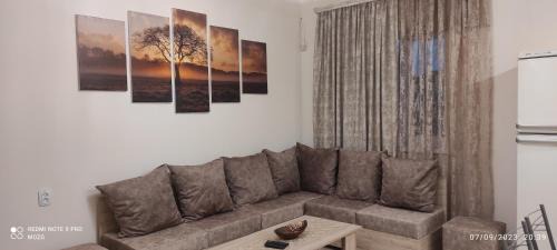 Zovy Guest House