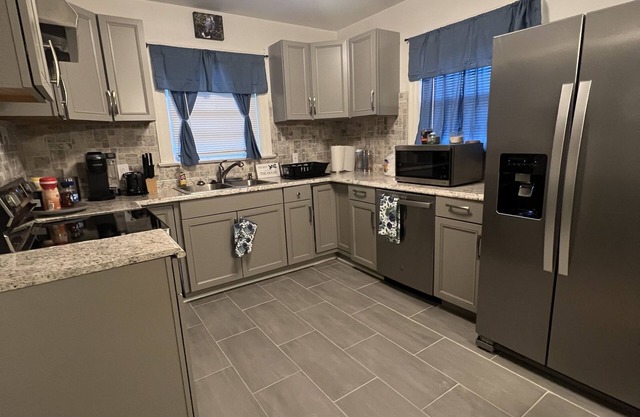 Zuri’s Chateau with Inlaw suite Lazy Ranch