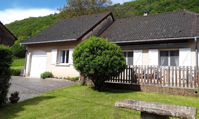 Nevy-sur-Seille Haus | Écho de la vallee