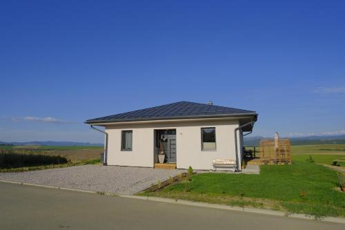 Maly Slavkov Haus | Červene maky - red poppies