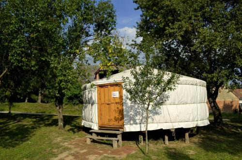 Oriszentpeter Sonstige | Őrálló Szer