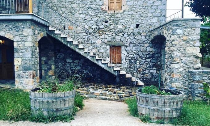 Karyes Wohnung | Traditionelles Steingebäude, Berg Parnon, Karyes Lakonias