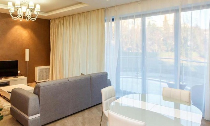 Bytkha Wohnung | Апартаменты в Королевском парке