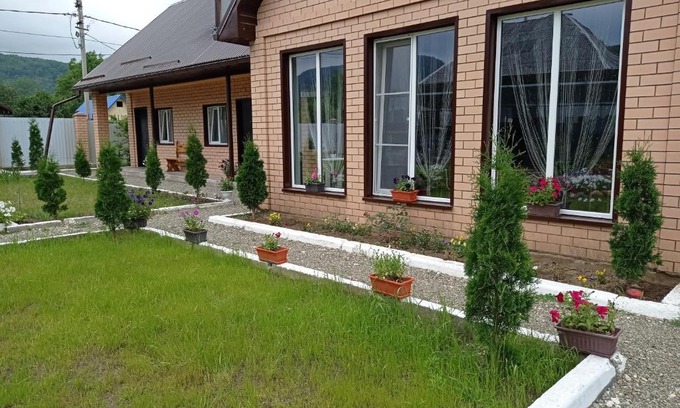 Kamennomostskiy Haus | Гостевой дом 1000 и 1ночь