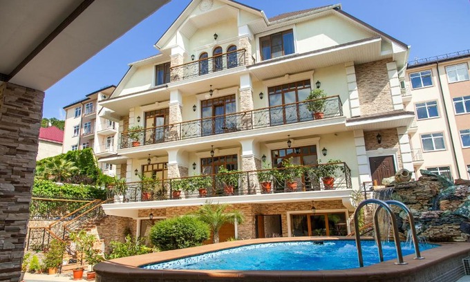 Golubye Dali Haus | "Династия" в Адлере