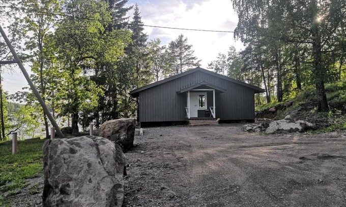 Khiytola Haus | Дом у скалы - у Архипыча