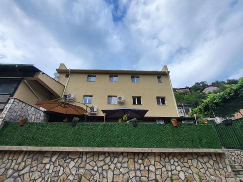 Svoge Haus | Къща за гости Бовъ