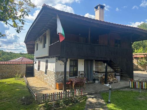 Elena Haus | Къща за гости Роза