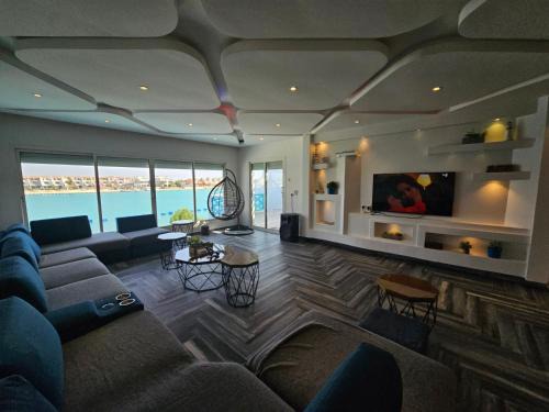 Durrat Al-Arous Resort | درةالعروس شاطىء البردايس