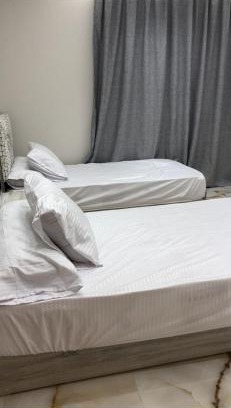 Al Duqqi Haus | شقه مفروشه