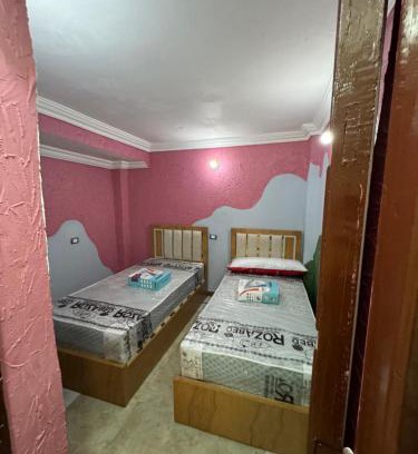 Mansoura Wohnung | غرفه خاصه لك جديده وفرش جديد ومميز بها سريرين وتلفزيون