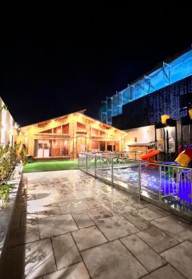 Al Kura Skihütte | كوخ ريفي