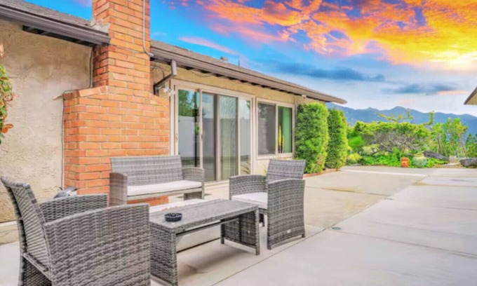 Sunland-Tujunga Haus | ৎ୭ Elm Mountain Viewৎ୭ Fire pit, quiet and more