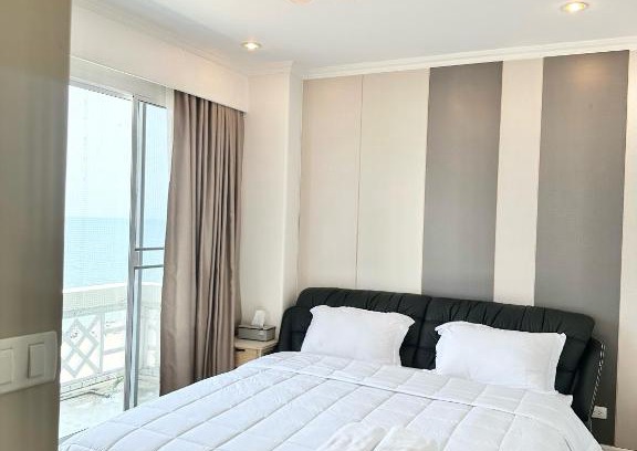 Rayong Wohnung | บ้านชายทะเล ที่พักติดทะเล ระยอง หาดแสงจันทร์