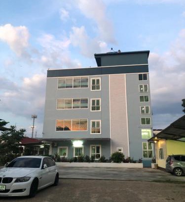 Nuea Khlong Hotel | บ้านทรัพย์มงคล