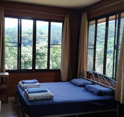 Chom Thong Haus | บ้านพักพือวา Pue Wa Homestay