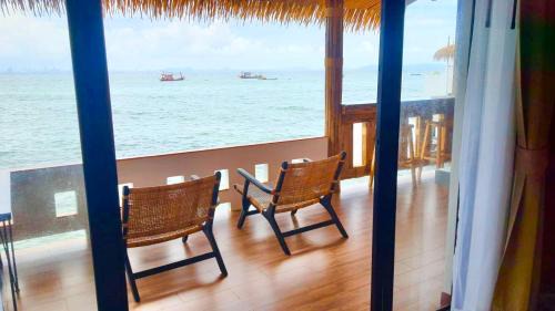 Koh Lan Haus | บ้านมัจฉา