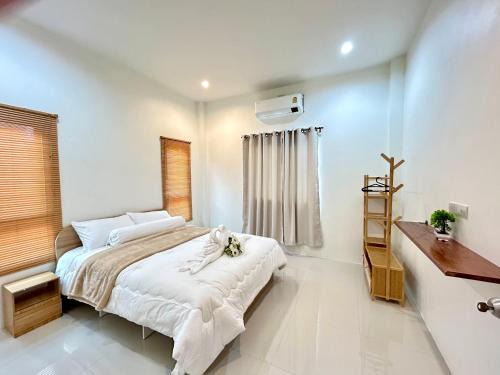 Ban Chang Haus | บ้านมินิมอล 2 ห้องนอน 2 ห้องน้ำ ใจกลางเมืองบ้านฉาง