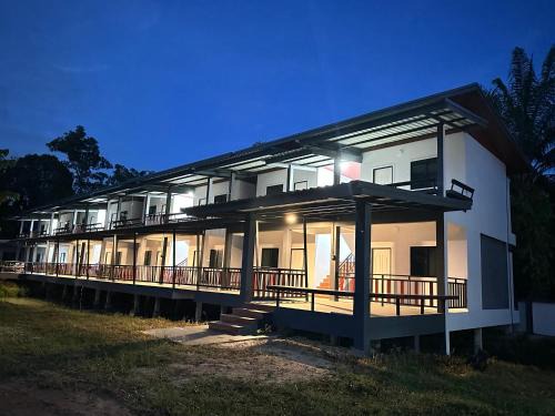 Ban Na Doem Bed & Breakfast | บ้านร่มไทร Ban Romsai Nadoem Suratthani