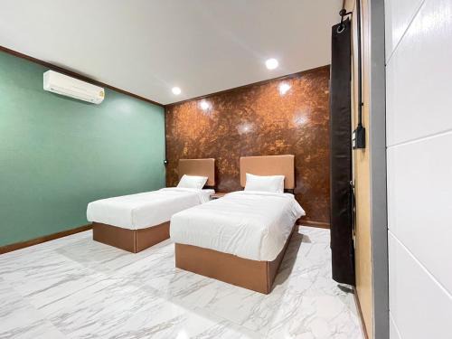 Phetchaburi Haus | บ้านไร่แสงจันทร์ รีสอร์ท
