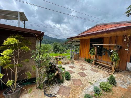 Ban Luang Haus | สบายดีแม่กลางหลวง