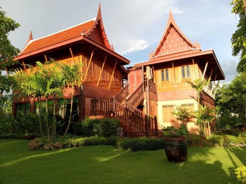 Bueng Kum Haus | เรือนไทยพราวพิมาน Proudpiman Thai House