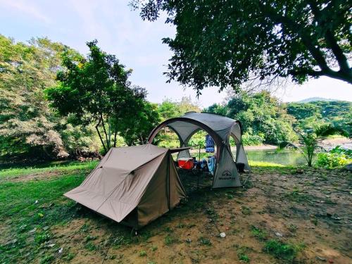 Song Phi Nong Sonstige | แคมป์โจนส์ แก่งกระจาน Camp Jones