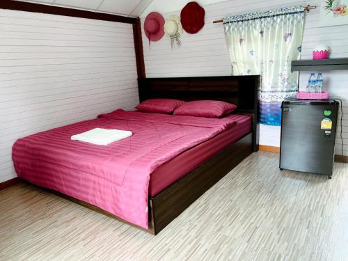 Lan Dokmai Tok Haus | แพนด้าโฮมสเตย์ กาญจนบุรี