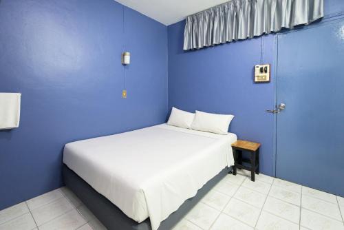 Khlang Hotel | โรงแรม วี เฮาส์ ณ คอน