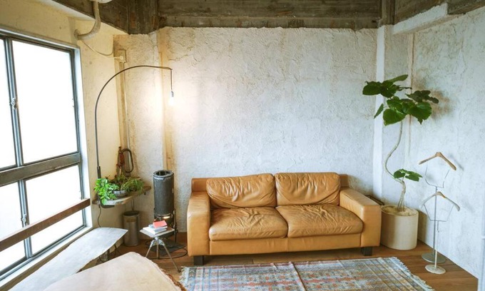 Chuo Ward Haus | ホテルニューハイオク：神戸駅4分/1棟貸し/リノベーションRC/Bed5台 (開放的なアート空間)