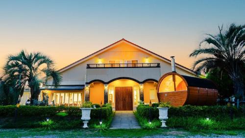 Kujukuri Haus | ヴィラ砂時計九十九里超豪華大型貸切別荘寝室五つペット可サウナ本格カラオケグランドピアノ麻雀