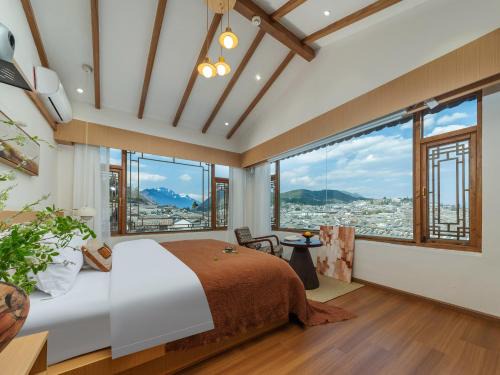 Dayan Old Town Haus | 丽江古城四方街漫山观景民宿