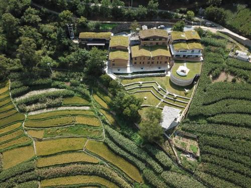 Weixi Lisu Autonomous County Kabine | 云雨田半山民宿