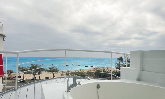 Eluan Haus | 墾丁恆春 船帆石 社頂公園 海 沙灘 海灘 初嶼Meet 海景 山警