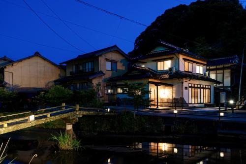 Matsue Haus | 川の灯