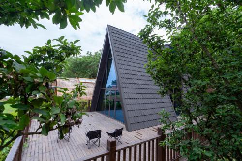 Chengdu Haus | 成都传家合院(花舞人间店)