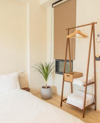 Shanjiao Haus | 春喃日光 Whispring Inn